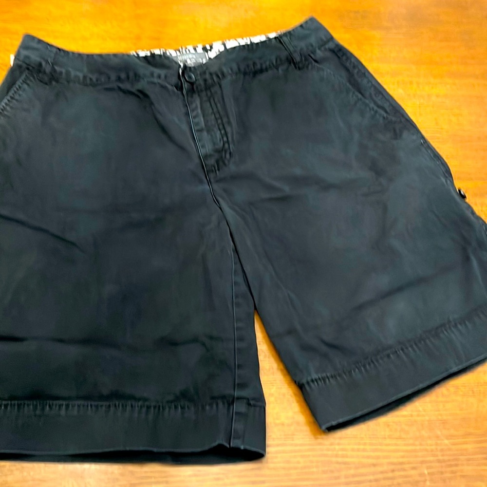 Liz Claiborne Women’s Black Size 12 Roll-up Convertible Shorts
